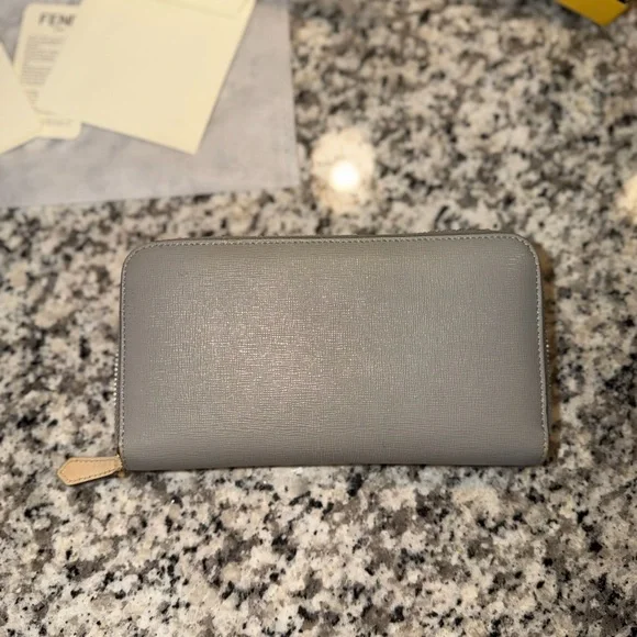 🔥Authentic Fendi Pink & Gray Monster Wallet – Excellent Condition – Full Set🔥 - Picture 6 of 6